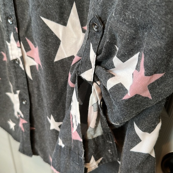 Torrid Gray and Pink Star Oversized Button Down Shirt - Picture 4 of 12